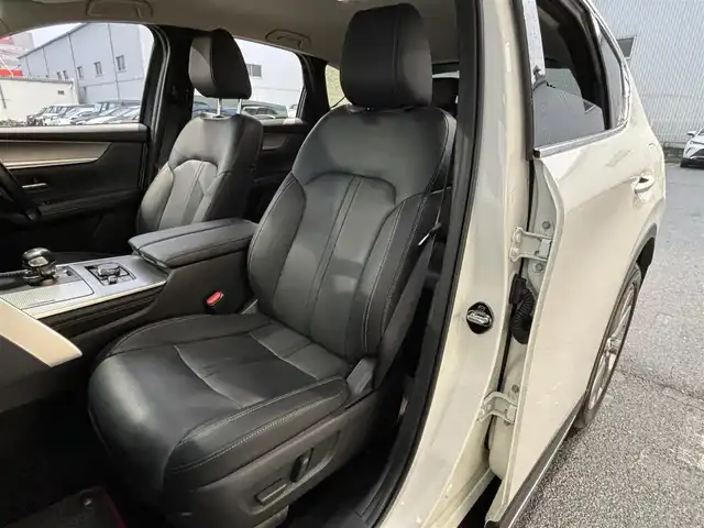 マツダ ＣＸ－６０ 25S Lパッケージ 大阪府 2023(令5)年 3.5万km ロジウムホワイトプレミアムメタリック １オーナー/純正ナビ/（フルセグ／ＢＴ／ＣＤ／ＤＶＤ）/バックカメラ/レーダークルーズコントロール/衝突軽減システム/レーンキープアシスト/横滑り防止装置/ヘッドアップディスプレイ/ハンドルヒーター/AUTO HOLD/Apple Carplay/ハーフレザーシート/前席シートヒーター/前席パワーシート/社外フロアマット/純正２０インチＡＷ/ドラレコ/ETC/保証書/記録簿