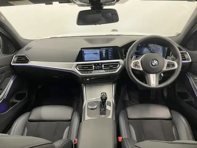 ＢＭＷ ３２０ｉ Mスポーツ 岡山県 2019(令1)年 4万km アルピンホワイトⅢ サンルーフ/コンフォートパッケージ/ドライビングアシストプロフェッショナル/アンビエントライト/アダプティブLEDヘッドライト/純正18インチアルミ/純正ナビ/Ｒカメラ/ワイヤレスチャージ/ACC/Msｐ専用シート/Msp専用ハンドル/Msp専用ドア汁プレート/F/S/TRスポイラー/ブラックキドニーグリル/PDC/ブレーキＡＨ/ライトカーペット/純正フロアマット/パワーテールゲート