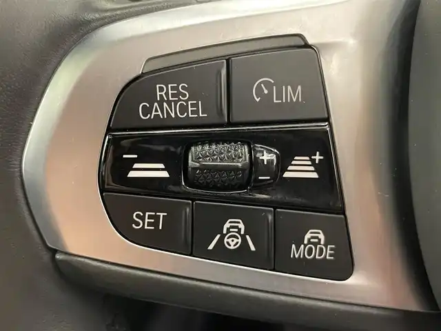 ＢＭＷ ３２０ｉ Mスポーツ 岡山県 2019(令1)年 4万km アルピンホワイトⅢ サンルーフ/コンフォートパッケージ/ドライビングアシストプロフェッショナル/アンビエントライト/アダプティブLEDヘッドライト/純正18インチアルミ/純正ナビ/Ｒカメラ/ワイヤレスチャージ/ACC/Msｐ専用シート/Msp専用ハンドル/Msp専用ドア汁プレート/F/S/TRスポイラー/ブラックキドニーグリル/PDC/ブレーキＡＨ/ライトカーペット/純正フロアマット/パワーテールゲート