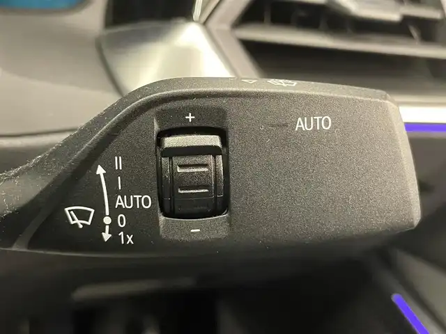 ＢＭＷ ３２０ｉ Mスポーツ 岡山県 2019(令1)年 4万km アルピンホワイトⅢ サンルーフ/コンフォートパッケージ/ドライビングアシストプロフェッショナル/アンビエントライト/アダプティブLEDヘッドライト/純正18インチアルミ/純正ナビ/Ｒカメラ/ワイヤレスチャージ/ACC/Msｐ専用シート/Msp専用ハンドル/Msp専用ドア汁プレート/F/S/TRスポイラー/ブラックキドニーグリル/PDC/ブレーキＡＨ/ライトカーペット/純正フロアマット/パワーテールゲート