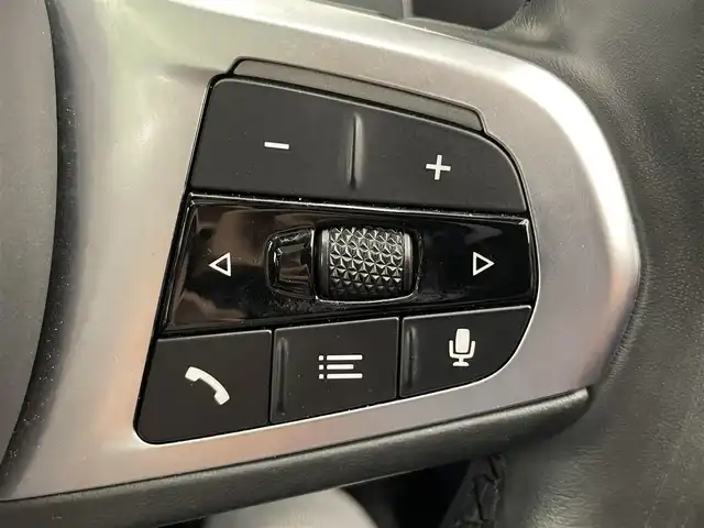 ＢＭＷ ３２０ｉ Mスポーツ 岡山県 2019(令1)年 4万km アルピンホワイトⅢ サンルーフ/コンフォートパッケージ/ドライビングアシストプロフェッショナル/アンビエントライト/アダプティブLEDヘッドライト/純正18インチアルミ/純正ナビ/Ｒカメラ/ワイヤレスチャージ/ACC/Msｐ専用シート/Msp専用ハンドル/Msp専用ドア汁プレート/F/S/TRスポイラー/ブラックキドニーグリル/PDC/ブレーキＡＨ/ライトカーペット/純正フロアマット/パワーテールゲート