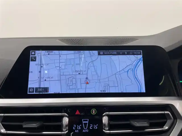 ＢＭＷ ３２０ｉ Mスポーツ 岡山県 2019(令1)年 4万km アルピンホワイトⅢ サンルーフ/コンフォートパッケージ/ドライビングアシストプロフェッショナル/アンビエントライト/アダプティブLEDヘッドライト/純正18インチアルミ/純正ナビ/Ｒカメラ/ワイヤレスチャージ/ACC/Msｐ専用シート/Msp専用ハンドル/Msp専用ドア汁プレート/F/S/TRスポイラー/ブラックキドニーグリル/PDC/ブレーキＡＨ/ライトカーペット/純正フロアマット/パワーテールゲート