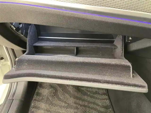 ＢＭＷ ３２０ｉ Mスポーツ 岡山県 2019(令1)年 4万km アルピンホワイトⅢ サンルーフ/コンフォートパッケージ/ドライビングアシストプロフェッショナル/アンビエントライト/アダプティブLEDヘッドライト/純正18インチアルミ/純正ナビ/Ｒカメラ/ワイヤレスチャージ/ACC/Msｐ専用シート/Msp専用ハンドル/Msp専用ドア汁プレート/F/S/TRスポイラー/ブラックキドニーグリル/PDC/ブレーキＡＨ/ライトカーペット/純正フロアマット/パワーテールゲート