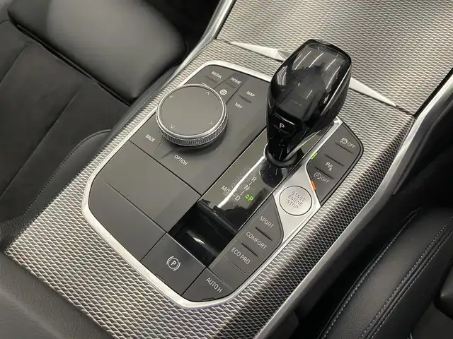 ＢＭＷ ３２０ｉ Mスポーツ 岡山県 2019(令1)年 4万km アルピンホワイトⅢ サンルーフ/コンフォートパッケージ/ドライビングアシストプロフェッショナル/アンビエントライト/アダプティブLEDヘッドライト/純正18インチアルミ/純正ナビ/Ｒカメラ/ワイヤレスチャージ/ACC/Msｐ専用シート/Msp専用ハンドル/Msp専用ドア汁プレート/F/S/TRスポイラー/ブラックキドニーグリル/PDC/ブレーキＡＨ/ライトカーペット/純正フロアマット/パワーテールゲート