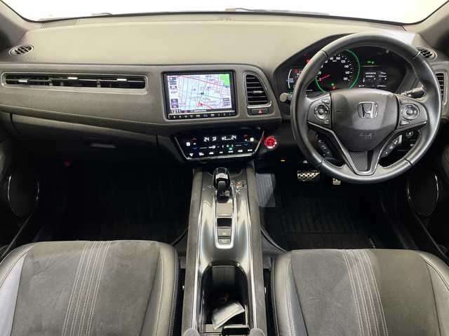 ホンダ ヴェゼル ハイブリッド RS ホンダセンシング 愛媛県 2021(令3)年 3.8万km プラチナホワイトパール 純正8型ナビ（VXM-205VFEi)/DVD　Bluetooth/前後ドライブレコーダー　/シートヒーター　/ビルドインETC/Honda SENSING（衝突軽減ブレーキ〈CMBS〉、誤発進抑制機能、歩行者事故低減ステアリング、/路外逸脱抑制機能、ACC〈アダプティブ・クルーズ・コントロール〉、LKAS〈車線維持支援システム〉、/先行車発進お知らせ機能、標識認識機能）/コンビシート＆専用インテリア【ウルトラスエート】/ボディーロアーガーニッシュ（RS仕様）/（フロントバンパーロアーガーニッシュ、サイドシルガーニッシュ、/リアバンパーロアーガーニッシュ、ホイールアーチプロテクター）