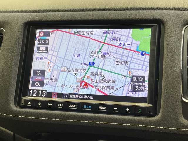 ホンダ ヴェゼル ハイブリッド RS ホンダセンシング 愛媛県 2021(令3)年 3.8万km プラチナホワイトパール 純正8型ナビ（VXM-205VFEi)/DVD　Bluetooth/前後ドライブレコーダー　/シートヒーター　/ビルドインETC/Honda SENSING（衝突軽減ブレーキ〈CMBS〉、誤発進抑制機能、歩行者事故低減ステアリング、/路外逸脱抑制機能、ACC〈アダプティブ・クルーズ・コントロール〉、LKAS〈車線維持支援システム〉、/先行車発進お知らせ機能、標識認識機能）/コンビシート＆専用インテリア【ウルトラスエート】/ボディーロアーガーニッシュ（RS仕様）/（フロントバンパーロアーガーニッシュ、サイドシルガーニッシュ、/リアバンパーロアーガーニッシュ、ホイールアーチプロテクター）