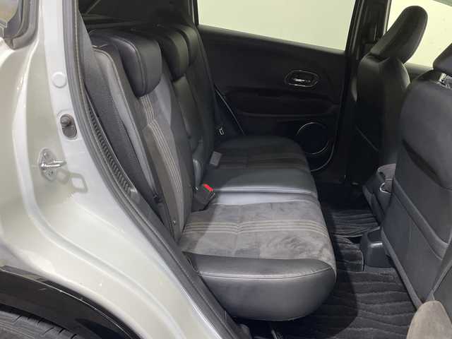 ホンダ ヴェゼル ハイブリッド RS ホンダセンシング 愛媛県 2021(令3)年 3.8万km プラチナホワイトパール 純正8型ナビ（VXM-205VFEi)/DVD　Bluetooth/前後ドライブレコーダー　/シートヒーター　/ビルドインETC/Honda SENSING（衝突軽減ブレーキ〈CMBS〉、誤発進抑制機能、歩行者事故低減ステアリング、/路外逸脱抑制機能、ACC〈アダプティブ・クルーズ・コントロール〉、LKAS〈車線維持支援システム〉、/先行車発進お知らせ機能、標識認識機能）/コンビシート＆専用インテリア【ウルトラスエート】/ボディーロアーガーニッシュ（RS仕様）/（フロントバンパーロアーガーニッシュ、サイドシルガーニッシュ、/リアバンパーロアーガーニッシュ、ホイールアーチプロテクター）