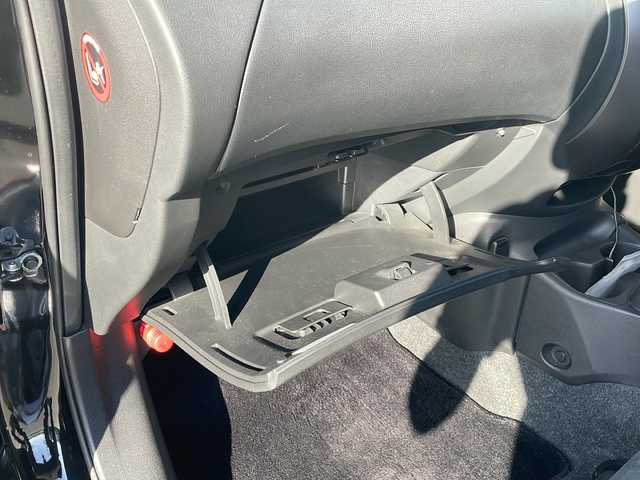 日産 ノート e－パワー ニスモ 三重県 2017(平29)年 4.8万km スーパーブラック 純正７型ナビ/全周囲カメラ/純正デジタルインナーミラー/コーナーセンサー/レーンキープアシスト/純正ＥＴＣ/スペアキー/ステアリングスイッチ/革巻きステアリング/ＮＩＳＭＯシート/ＬＥＤオートライト/フォグランプ/衝突被害軽減システム/電動格納ミラー/純正AW/禁煙車