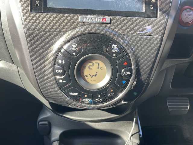 日産 ノート e－パワー ニスモ 三重県 2017(平29)年 4.8万km スーパーブラック 純正７型ナビ/全周囲カメラ/純正デジタルインナーミラー/コーナーセンサー/レーンキープアシスト/純正ＥＴＣ/スペアキー/ステアリングスイッチ/革巻きステアリング/ＮＩＳＭＯシート/ＬＥＤオートライト/フォグランプ/衝突被害軽減システム/電動格納ミラー/純正AW/禁煙車