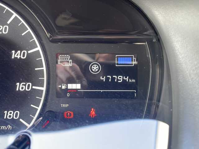 日産 ノート e－パワー ニスモ 三重県 2017(平29)年 4.8万km スーパーブラック 純正７型ナビ/全周囲カメラ/純正デジタルインナーミラー/コーナーセンサー/レーンキープアシスト/純正ＥＴＣ/スペアキー/ステアリングスイッチ/革巻きステアリング/ＮＩＳＭＯシート/ＬＥＤオートライト/フォグランプ/衝突被害軽減システム/電動格納ミラー/純正AW/禁煙車