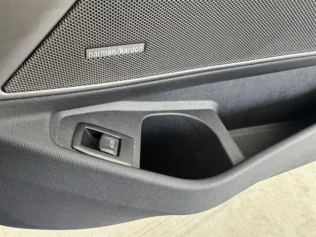 ＢＭＷ ３２０ｄ xDrive Mスポーツ 愛知県 2020(令2)年 10.1万km 青 純正ナビ　/（フルセグ/Bluetooth） /レーダークルーズコントロール　/パドルシフト　/全方位モニター　/衝突軽減システム　/ブラインドスポットモニター　/コーナーセンサー/レーンキープアシスト/電動リアゲート　/ハーフレザーシート　/前席シートヒーター　/運転席メモリーシート　/ワイヤレス充電　/ドライブレコーダー/ETC/純正AW　