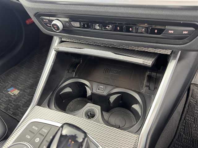 ＢＭＷ ３２０ｄ xDrive Mスポーツ 愛知県 2020(令2)年 10.1万km 青 純正ナビ　/（フルセグ/Bluetooth） /レーダークルーズコントロール　/パドルシフト　/全方位モニター　/衝突軽減システム　/ブラインドスポットモニター　/コーナーセンサー/レーンキープアシスト/電動リアゲート　/ハーフレザーシート　/前席シートヒーター　/運転席メモリーシート　/ワイヤレス充電　/ドライブレコーダー/ETC/純正AW　