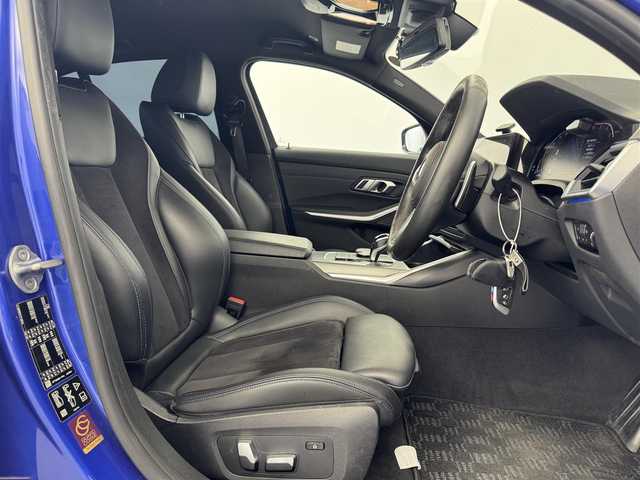 ＢＭＷ ３２０ｄ xDrive Mスポーツ 愛知県 2020(令2)年 10.1万km 青 純正ナビ　/（フルセグ/Bluetooth） /レーダークルーズコントロール　/パドルシフト　/全方位モニター　/衝突軽減システム　/ブラインドスポットモニター　/コーナーセンサー/レーンキープアシスト/電動リアゲート　/ハーフレザーシート　/前席シートヒーター　/運転席メモリーシート　/ワイヤレス充電　/ドライブレコーダー/ETC/純正AW　