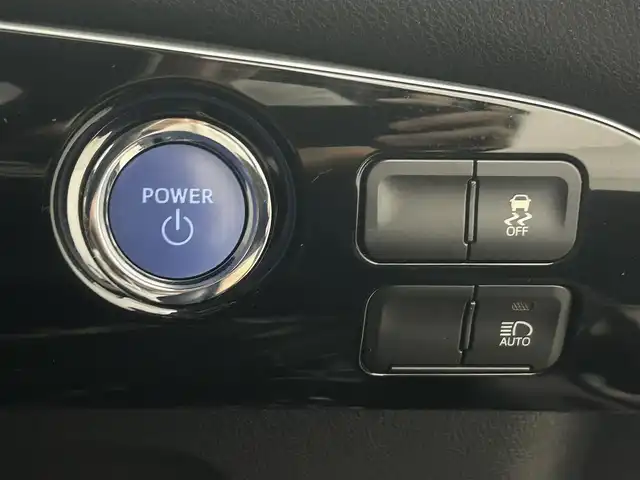 トヨタ プリウス Sツーリングセレクション 埼玉県 2019(平31)年 6.9万km アティチュードブラックマイカ 純正9インチナビ　CD DVD BT　フルセグ　HDMI　Bカメラ　ETC2.0　トヨタセーフティセンス　レーダークルコン　LEDオートライト　コーナーセンサー　