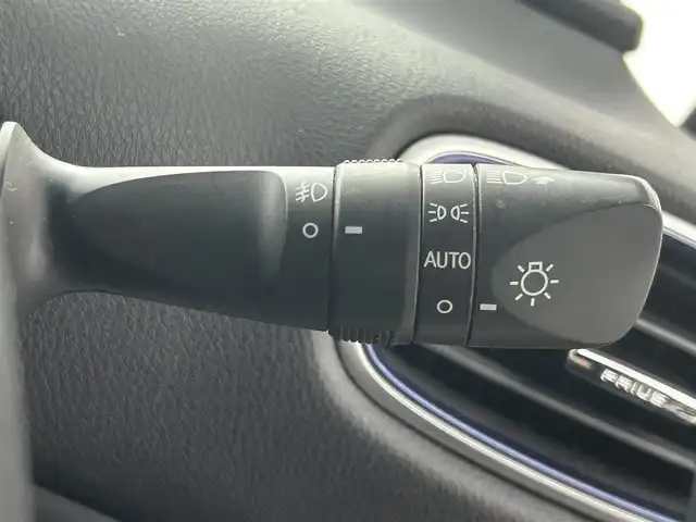 トヨタ プリウス Sツーリングセレクション 埼玉県 2019(平31)年 6.9万km アティチュードブラックマイカ 純正9インチナビ　CD DVD BT　フルセグ　HDMI　Bカメラ　ETC2.0　トヨタセーフティセンス　レーダークルコン　LEDオートライト　コーナーセンサー　