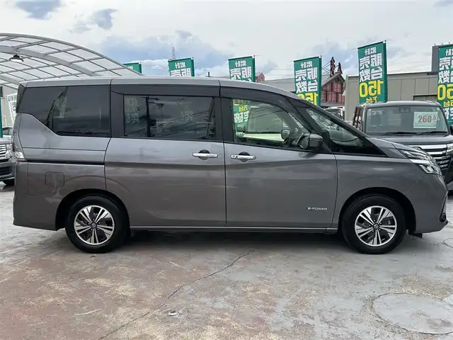日産 セレナ マルチベッド e－パワー XV 京都府 2020(令2)年 5.4万km ダークメタルグレー  ワンオーナー/ ベッドキット/ 純正メモリナビ/　・フルセグTV/　・BTオーディオ/　・CD/DVD/BD再生/　・AM/FM/　・全方位カメラ/ プロパイロット/ 衝突軽減ブレーキ/ ブラインドスポットモニター/ 駐車支援/ 両側パワースライドドア/ ドライブレコーダー/ ETC/ ステリングリモコン/ 電動格納ミラー/ 純正フロアマット/ F/Rソナー/ LEDヘッドライト/ フォグライト/ 純正15インチアルミホイール/ ドアバイザー