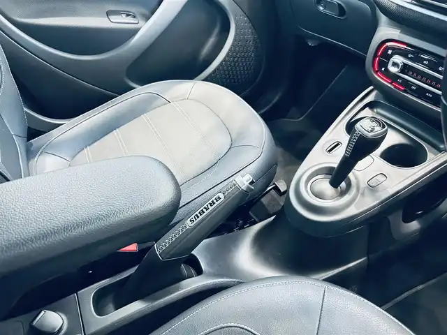 スマート ＭＣＣ スマート フォーフォー BRABUSスポーツ 大阪府 2019(平31)年 2.6万km 赤Ⅱ ガラスルーフ/黒革/シートヒーター/純正17インチAW/クリアラスソナー/ETC/ドラレコ/USB/AUX/Bluetooth/クルコン/パドルシフト
