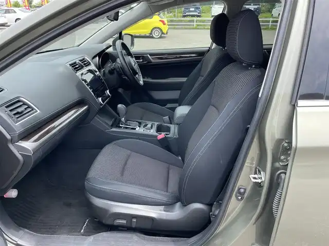 スバル アウトバック ベース 道央・札幌 2018(平30)年 5万km ワイルドネスグリーンM ４WD/純正ディーラーOPナビ/CD/DVD/BT/フルセグ/衝突被害軽減ブレーキ/横滑り防止装置/レーダークルーズコントロール/レーンキープアシスト/ヒルスタートアシスト/リヤパーキングセンサー/ブラインドスポットモニター/バック/サイド/フロントカメラ/ビルトインETC/ドライブレコーダー/X-MODE/SI-DRIVE/アイドリングストップ/パワーバックドア/前席パワーシート/D席メモリーシート/全席シートヒーター/革巻きステアリング/ステアリングリモコン/パドルシフト/ハンドルヒーター/電動パーキング/自動防眩ミラー/プッシュスタート/スマートキー/LEDヘッドライト/オートライト/フォグランプ/電動格納ミラー/ヒーテッドドアミラー/ウィンカーミラー/純正フロアマット/ドアバイザー/スペアキー