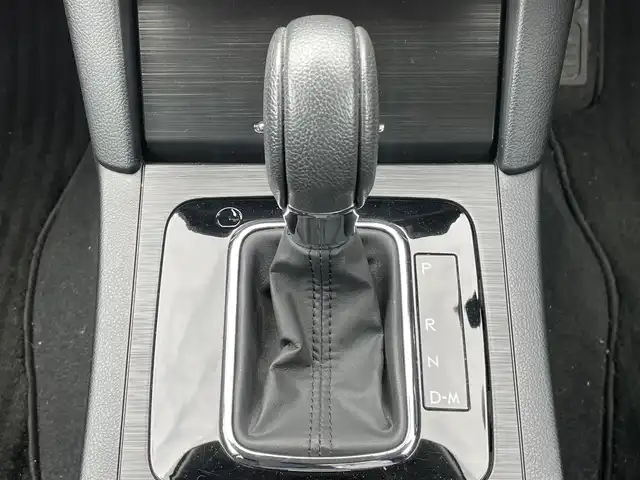 スバル アウトバック ベース 道央・札幌 2018(平30)年 5万km ワイルドネスグリーンM ４WD/純正ディーラーOPナビ/CD/DVD/BT/フルセグ/衝突被害軽減ブレーキ/横滑り防止装置/レーダークルーズコントロール/レーンキープアシスト/ヒルスタートアシスト/リヤパーキングセンサー/ブラインドスポットモニター/バック/サイド/フロントカメラ/ビルトインETC/ドライブレコーダー/X-MODE/SI-DRIVE/アイドリングストップ/パワーバックドア/前席パワーシート/D席メモリーシート/全席シートヒーター/革巻きステアリング/ステアリングリモコン/パドルシフト/ハンドルヒーター/電動パーキング/自動防眩ミラー/プッシュスタート/スマートキー/LEDヘッドライト/オートライト/フォグランプ/電動格納ミラー/ヒーテッドドアミラー/ウィンカーミラー/純正フロアマット/ドアバイザー/スペアキー