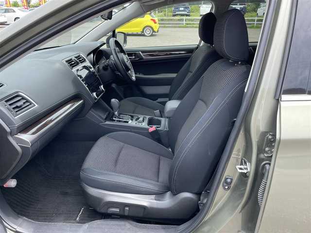 スバル アウトバック ベース 道央・札幌 2018(平30)年 5万km ワイルドネスグリーンM ４WD/純正ディーラーOPナビ/CD/DVD/BT/フルセグ/衝突被害軽減ブレーキ/横滑り防止装置/レーダークルーズコントロール/レーンキープアシスト/ヒルスタートアシスト/リヤパーキングセンサー/ブラインドスポットモニター/バック/サイド/フロントカメラ/ビルトインETC/ドライブレコーダー/X-MODE/SI-DRIVE/アイドリングストップ/パワーバックドア/前席パワーシート/D席メモリーシート/全席シートヒーター/革巻きステアリング/ステアリングリモコン/パドルシフト/ハンドルヒーター/電動パーキング/自動防眩ミラー/プッシュスタート/スマートキー/LEDヘッドライト/オートライト/フォグランプ/電動格納ミラー/ヒーテッドドアミラー/ウィンカーミラー/純正フロアマット/ドアバイザー/スペアキー
