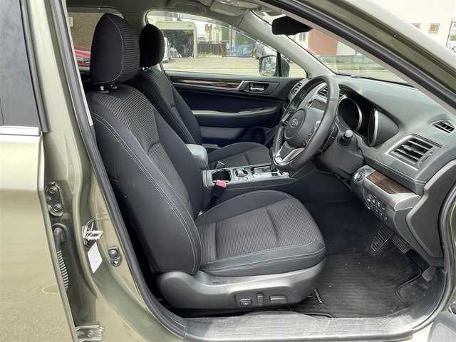 スバル アウトバック ベース 道央・札幌 2018(平30)年 5万km ワイルドネスグリーンM ４WD/純正ディーラーOPナビ/CD/DVD/BT/フルセグ/衝突被害軽減ブレーキ/横滑り防止装置/レーダークルーズコントロール/レーンキープアシスト/ヒルスタートアシスト/リヤパーキングセンサー/ブラインドスポットモニター/バック/サイド/フロントカメラ/ビルトインETC/ドライブレコーダー/X-MODE/SI-DRIVE/アイドリングストップ/パワーバックドア/前席パワーシート/D席メモリーシート/全席シートヒーター/革巻きステアリング/ステアリングリモコン/パドルシフト/ハンドルヒーター/電動パーキング/自動防眩ミラー/プッシュスタート/スマートキー/LEDヘッドライト/オートライト/フォグランプ/電動格納ミラー/ヒーテッドドアミラー/ウィンカーミラー/純正フロアマット/ドアバイザー/スペアキー