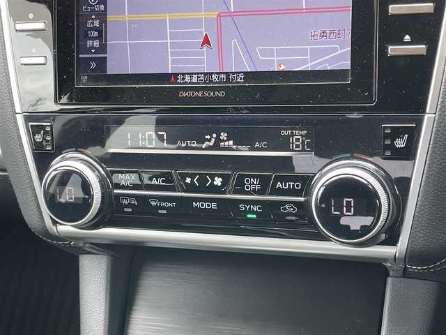 スバル アウトバック ベース 道央・札幌 2018(平30)年 5万km ワイルドネスグリーンM ４WD/純正ディーラーOPナビ/CD/DVD/BT/フルセグ/衝突被害軽減ブレーキ/横滑り防止装置/レーダークルーズコントロール/レーンキープアシスト/ヒルスタートアシスト/リヤパーキングセンサー/ブラインドスポットモニター/バック/サイド/フロントカメラ/ビルトインETC/ドライブレコーダー/X-MODE/SI-DRIVE/アイドリングストップ/パワーバックドア/前席パワーシート/D席メモリーシート/全席シートヒーター/革巻きステアリング/ステアリングリモコン/パドルシフト/ハンドルヒーター/電動パーキング/自動防眩ミラー/プッシュスタート/スマートキー/LEDヘッドライト/オートライト/フォグランプ/電動格納ミラー/ヒーテッドドアミラー/ウィンカーミラー/純正フロアマット/ドアバイザー/スペアキー