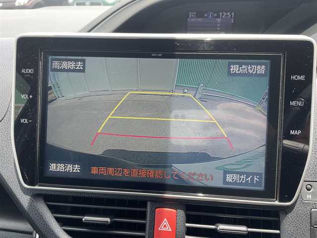 トヨタ ヴォクシー ZS 煌 福岡県 2018(平30)年 9.4万km ブラック 横滑り防止機能/盗難防止/衝突被害軽減ブレーキ/オートマチックハイビーム/ドラレコ/Bカメ/ACC/純正ナビ/Bluetooth/CD/USB/HDMI/SD/フルセグTV/ビルトインETC/純正フロアマット/純正AW/ウォークスルー/3列シート/両側パワースライドドア/WAC/Dualエアコン/ECOmode