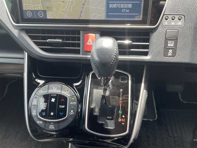 トヨタ ヴォクシー ZS 煌 福岡県 2018(平30)年 9.4万km ブラック 横滑り防止機能/盗難防止/衝突被害軽減ブレーキ/オートマチックハイビーム/ドラレコ/Bカメ/ACC/純正ナビ/Bluetooth/CD/USB/HDMI/SD/フルセグTV/ビルトインETC/純正フロアマット/純正AW/ウォークスルー/3列シート/両側パワースライドドア/WAC/Dualエアコン/ECOmode