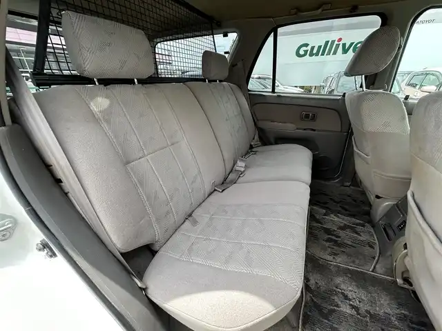 トヨタ ハイラックス サーフ SSR－G ワイド 福島県 2002(平14)年 11.7万km ホワイト/シルバーM ４ＷＤ/Ｃａｒｒｏｚｚｅｒｉａオーディオ/・ＣＤ/・ＡＭ/・ＦＭ/・音楽再生（USB接続）/オートエアコン/バックドアガラス開閉/ＡＣ１００Ｖ/ハロゲンヘッドライト/純正フロアマット/純正ドアバイザー/Ｗエアバック/スペアキー