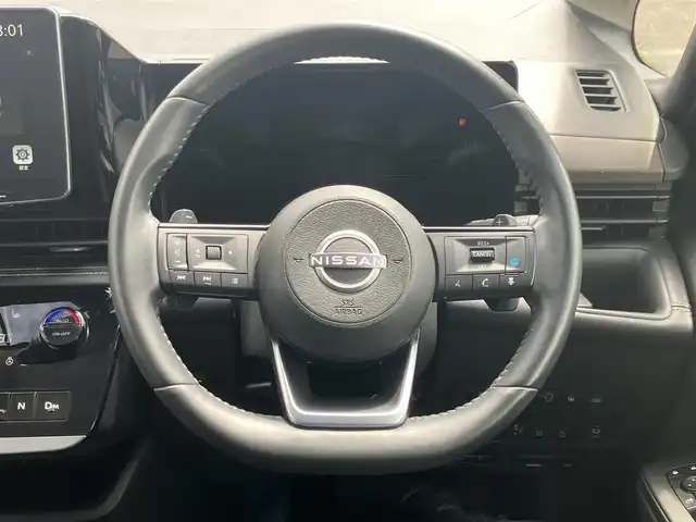 日産 セレナ ハイウェイスター V 道南・函館 2023(令5)年 3.3万km プリズムホワイト ・全周囲カメラ/・ドライブレコーダー/・ＥＴＣ/・アルパインオーディオディスプレイ/・シートヒーター/・パドルシフト/・両側パワースライドドア/・コーナーセンサー/・レーンキープアシスト/・クルーズコントロール