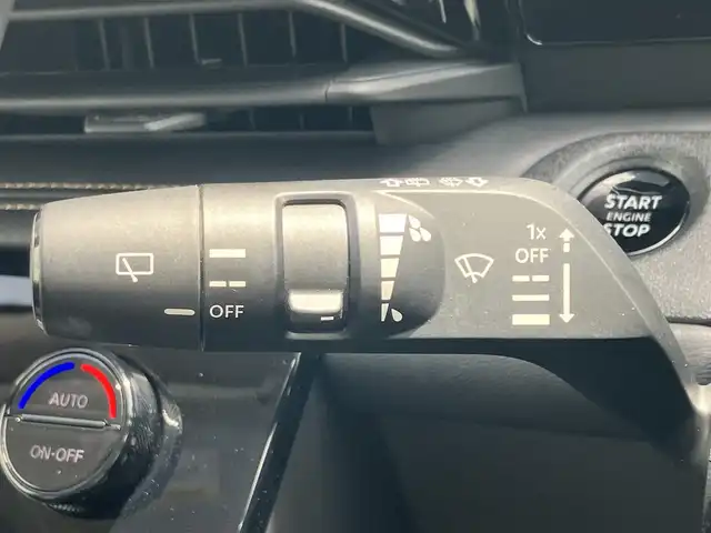 日産 セレナ ハイウェイスター V 道南・函館 2023(令5)年 3.3万km プリズムホワイト ・全周囲カメラ/・ドライブレコーダー/・ＥＴＣ/・アルパインオーディオディスプレイ/・シートヒーター/・パドルシフト/・両側パワースライドドア/・コーナーセンサー/・レーンキープアシスト/・クルーズコントロール
