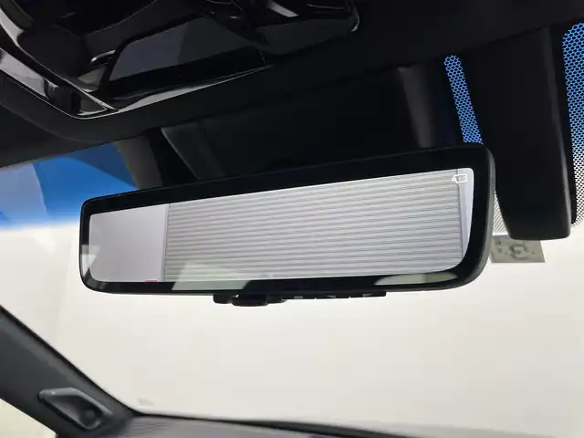 トヨタ ハリアー ハイブリッド Z レザーパッケージ 群馬県 2023(令5)年 1.9万km プレシャスブラックパール パノラミックビューモニター(床下透過表示機能付)/アクセサリーコンセント(AC100V)/＝＝＝＝＝/ディスプレイオーディオ(コネクティッドナビ対応)Plus/・12.3インチHDディスプレイ/・AM/FM/Bluetooth/USB/フルセグTV/・AppleCarPlay/AndroidAuto/JBLサウンド/ブラック本革シート/前席パワーシート/シートヒーター/シートベンチレーション/運転席メモリー機能付/ステアリングヒーター/ステアリングスイッチ/ハンズフリーパワーバックドア(挟み込防止機能/停止位置メモリー機能付)/デジタルインナーミラー(前後方録画機能付)/トヨタセーフティセンス/・プリクラッシュセーフティシステム/・レーントレーシングアシスト/・レーダークルーズコントロール(全車速追従機能付)/・アダプティブハイビームシステム/・ロードサインアシスト/ブラインドスポットモニター/ドライバー異常時対応システム/先行車発進告知機能/パーキングサポートブレーキ(前後方静止物)/電動パーキングブレーキ/オートブレーキホールド/プッシュスタート/スマートキー×2本