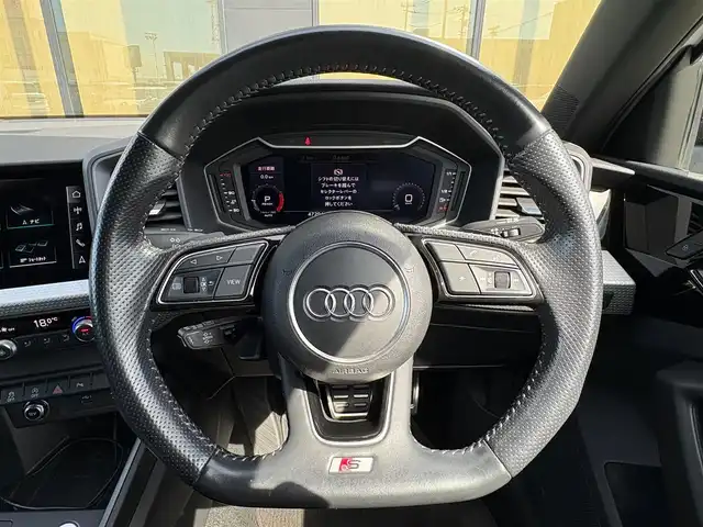 アウディ Ａ１ SB 35TFSI Sライン 石川県 2019(令1)年 4.8万km パール 衝突軽減ブレーキ/アダプティブクルーズコントロール/純正ナビ/バックカメラ/クリアランスソナー/LEDヘッドライト/純正17incAW/ワイヤレスチャージング/コントラストルーフ