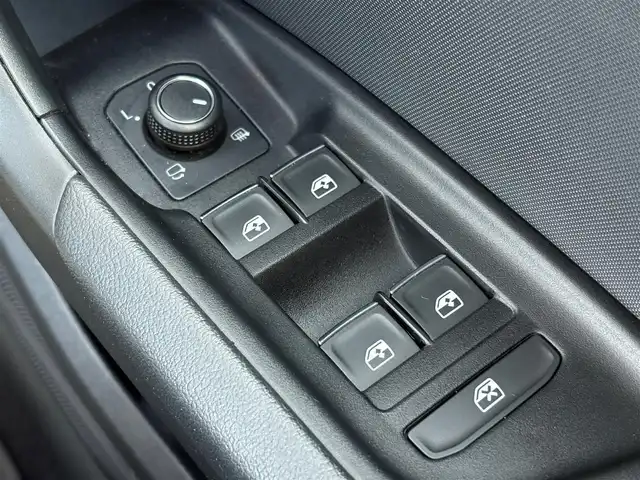 アウディ Ａ１ SB 35TFSI Sライン 石川県 2019(令1)年 4.8万km パール 衝突軽減ブレーキ/アダプティブクルーズコントロール/純正ナビ/バックカメラ/クリアランスソナー/LEDヘッドライト/純正17incAW/ワイヤレスチャージング/コントラストルーフ