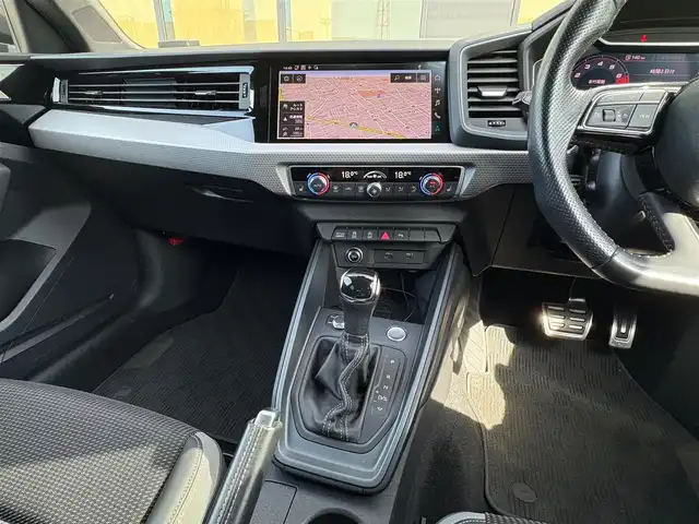 アウディ Ａ１ SB 35TFSI Sライン 石川県 2019(令1)年 4.8万km パール 衝突軽減ブレーキ/アダプティブクルーズコントロール/純正ナビ/バックカメラ/クリアランスソナー/LEDヘッドライト/純正17incAW/ワイヤレスチャージング/コントラストルーフ