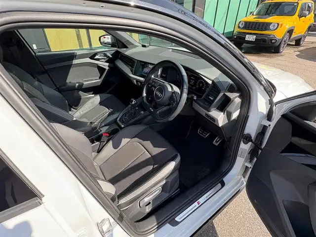 アウディ Ａ１ SB 35TFSI Sライン 石川県 2019(令1)年 4.8万km パール 衝突軽減ブレーキ/アダプティブクルーズコントロール/純正ナビ/バックカメラ/クリアランスソナー/LEDヘッドライト/純正17incAW/ワイヤレスチャージング/コントラストルーフ