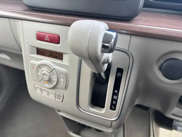 スズキ ラパン ＬＣ X 愛知県 2025(令7)年 0.3万km フォーンベージュメタリック/アーバンブラウン 2トーン SDナビ(ワンセグ/BT/USB/CD/AM/FM)/アラウンドビューモニター/バックカメラ/ETC/シートヒーター/ベンチシート/純正フロアマット/衝突被害軽減システム/ABS/横滑り防止装置/レーンキープアシスト/盗難防止装置/アイドリングストップ/オートライト/オートマチックハイビーム/電動格納式ミラー/コーナーセンサー/スペアキー/スマートキー/保証書/取扱説明書