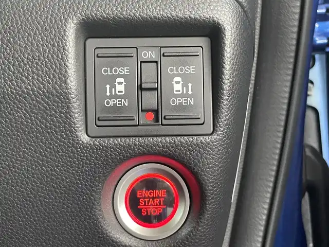 ホンダ Ｎ ＢＯＸ カスタム G L ターボ ホンダセンシング 岐阜県 2017(平29)年 7.6万km ブリリアントスポーティブルーメタリック2トーン (株)IDOMが運営する【じしゃロン多治見店】の自社ローン専用車両になります。こちらは現金またはオートローンご利用時の価格です。自社ローンご希望の方は別途その旨お申付け下さい。/gathersナビ/　（Bluetooth/DVD/USB/フルセグ）/Applecarplay（有線）/両側パワースライドドア/ホンダセンシング/・アダプティブクルーズコントロール/・衝突軽減ブレーキ/・レーンキープアシストシステム/・標識認識機能/・先行車発信告知/バックカメラ/プッシュスタート/オートライト/ETC/横滑り防止装置