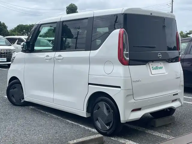 日産 ルークス X 千葉県 2024(令6)年 0.3万km ホワイトパール 9型ナビMM223D-L 全方位カメラ ハンズフリー電動スライドドア フルセグ HDMI BT ドラレコ スマートキー２個 純正フロアマット 前後センサー LEDライト オートライト アイドルストップ