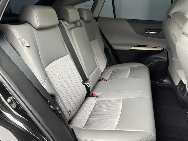 トヨタ ハリアー G 福岡県 2023(令5)年 2.8万km プレシャスブラックパール モデリスタエアロ　/純正１２．３型ＤＡ／フルセグＴＶ　/バックカメラ　/デジタルルームミラー　/ビルトインＥＴＣ２．０　/前方ドライブレコーダー　/トヨタセーフティセンス　/レーダークルーズコントロール　/コーナーセンサー　/衝突軽減ブレーキ　/レーンキープ　/ブラインドスポットモニター　/アクセル踏み間違い防止　/ハーフレザーシート　/パワーバックドア　/ＬＥＤヘッドライト