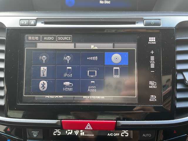 ホンダ アコード ハイブリッド EX 兵庫県 2017(平29)年 6.8万km ルナシルバーM ワンオーナー/純正ナビ　フルセグ、DVD、BT、AM、FM/バックカメラ/衝突被害軽減ブレーキ/コーナーセンサー/車線逸脱警報システム/横滑り防止/ビルトインETC/全席シートヒーター/パワーシート/ハーフレザー/クルーズコントロール/パドルシフト/ステアリングスイッチ/純正フロアマット/プッシュスタート/スマートキー×２