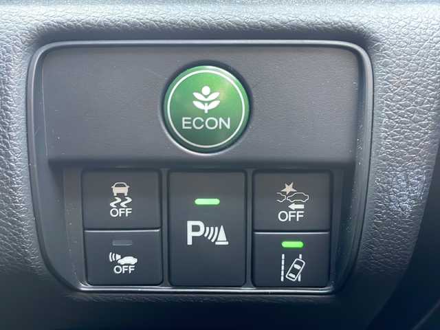 ホンダ アコード ハイブリッド EX 兵庫県 2017(平29)年 6.8万km ルナシルバーM ワンオーナー/純正ナビ　フルセグ、DVD、BT、AM、FM/バックカメラ/衝突被害軽減ブレーキ/コーナーセンサー/車線逸脱警報システム/横滑り防止/ビルトインETC/全席シートヒーター/パワーシート/ハーフレザー/クルーズコントロール/パドルシフト/ステアリングスイッチ/純正フロアマット/プッシュスタート/スマートキー×２