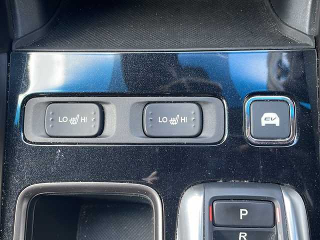 ホンダ アコード ハイブリッド EX 兵庫県 2017(平29)年 6.8万km ルナシルバーM ワンオーナー/純正ナビ　フルセグ、DVD、BT、AM、FM/バックカメラ/衝突被害軽減ブレーキ/コーナーセンサー/車線逸脱警報システム/横滑り防止/ビルトインETC/全席シートヒーター/パワーシート/ハーフレザー/クルーズコントロール/パドルシフト/ステアリングスイッチ/純正フロアマット/プッシュスタート/スマートキー×２