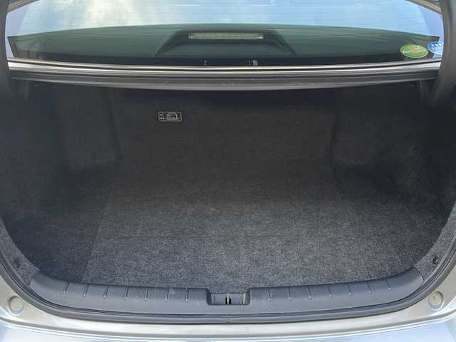 ホンダ アコード ハイブリッド EX 兵庫県 2017(平29)年 6.8万km ルナシルバーM ワンオーナー/純正ナビ　フルセグ、DVD、BT、AM、FM/バックカメラ/衝突被害軽減ブレーキ/コーナーセンサー/車線逸脱警報システム/横滑り防止/ビルトインETC/全席シートヒーター/パワーシート/ハーフレザー/クルーズコントロール/パドルシフト/ステアリングスイッチ/純正フロアマット/プッシュスタート/スマートキー×２