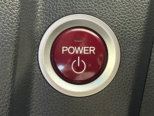 ホンダ フィット ハイブリット Lパッケージ 愛知県 2015(平27)年 2.2万km プレミアムホワイトパールⅡ 純正ナビ/バックカメラ/地デジTV/クルーズコントロール/横滑り防止装置/低速域衝突軽減ブレーキ/誤発進抑制機能/オートライト/LEDヘッドライト/ETC/モデューロ15インチアルミホイール/フロアマット/プッシュスタート/スマートキー/スペアキー