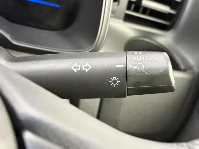 ホンダ フィット ハイブリット Lパッケージ 愛知県 2015(平27)年 2.2万km プレミアムホワイトパールⅡ 純正ナビ/バックカメラ/地デジTV/クルーズコントロール/横滑り防止装置/低速域衝突軽減ブレーキ/誤発進抑制機能/オートライト/LEDヘッドライト/ETC/モデューロ15インチアルミホイール/フロアマット/プッシュスタート/スマートキー/スペアキー