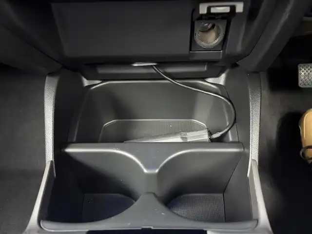 ホンダ フィット ハイブリット Lパッケージ 愛知県 2015(平27)年 2.2万km プレミアムホワイトパールⅡ 純正ナビ/バックカメラ/地デジTV/クルーズコントロール/横滑り防止装置/低速域衝突軽減ブレーキ/誤発進抑制機能/オートライト/LEDヘッドライト/ETC/モデューロ15インチアルミホイール/フロアマット/プッシュスタート/スマートキー/スペアキー