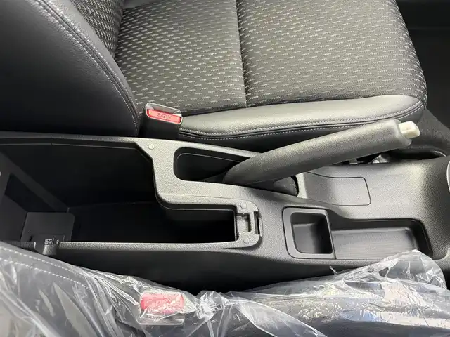 ホンダ フィット ハイブリット Lパッケージ 愛知県 2015(平27)年 2.2万km プレミアムホワイトパールⅡ 純正ナビ/バックカメラ/地デジTV/クルーズコントロール/横滑り防止装置/低速域衝突軽減ブレーキ/誤発進抑制機能/オートライト/LEDヘッドライト/ETC/モデューロ15インチアルミホイール/フロアマット/プッシュスタート/スマートキー/スペアキー