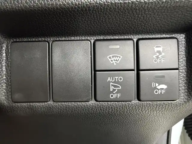 ホンダ フィット ハイブリット Lパッケージ 愛知県 2015(平27)年 2.2万km プレミアムホワイトパールⅡ 純正ナビ/バックカメラ/地デジTV/クルーズコントロール/横滑り防止装置/低速域衝突軽減ブレーキ/誤発進抑制機能/オートライト/LEDヘッドライト/ETC/モデューロ15インチアルミホイール/フロアマット/プッシュスタート/スマートキー/スペアキー