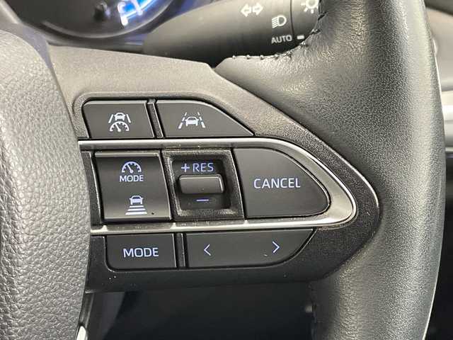 トヨタ ヴォクシー ハイブリッド S－Z 栃木県 2023(令5)年 3.9万km アティチュードブラックマイカ 純正ディスプレイオーディオナビ/(フルセグTV・Bluetooth)/パノラミックビューモニター/バックカメラ/トヨタセーフティセンス/ ・プリクラッシュセーフティ/ ・レーンキープアシスト/ ・アダプティブクルーズコントロール/ ・オートハイビーム/前後コーナーセンサー/パーキングアシスト/AC100V電源/両側パワースライドドア/黒革調シートカバー/前席シートヒーター/LEDヘッドライト/オートライト/純正アルミホイール/社外フロアマット/スマートキー